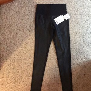 Athleta hr gleam tightblk BRAND NEW !!!!!